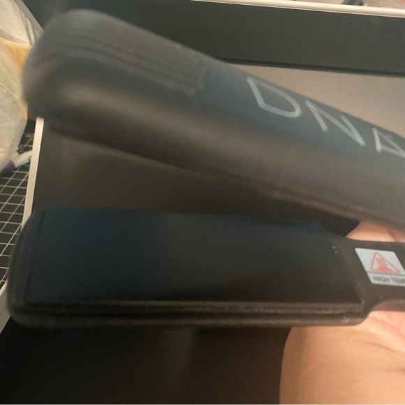 dna 1.5” Vive Tourmaline Flat Iron Professional EUC Straightener Hair Tool - Picture 5 of 7